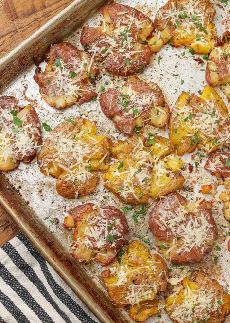 Garlic Parmesan Smashed Potatoes, Small Potatoes Recipe, Parmesan Smashed Potatoes, Smashed Potatoes Baked, Roasted Smashed Potatoes, Red Potato Recipes, Garlic Parmesan Potatoes, Smashed Potatoes Recipe, Parmesan Roasted Potatoes