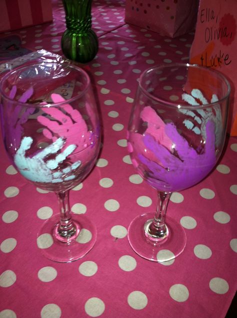 Martha Stewart Paint, Mom Wine Glass, Diy Mother's Day Crafts, Toddler Painting, Jewish Crafts, Baby Handprint, Wine Mom, Baby Art Projects, Diy Glass Bottle Crafts