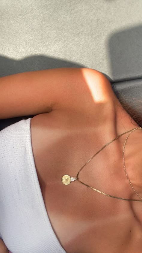 Tanning Inspo Pics, Tan Lines Outfits, Tan Lines Picture, Bronze Tan, Summer Tan, Summer Tanning, Summer Goals, Poses Para Fotos Sexis, Summer Feeling