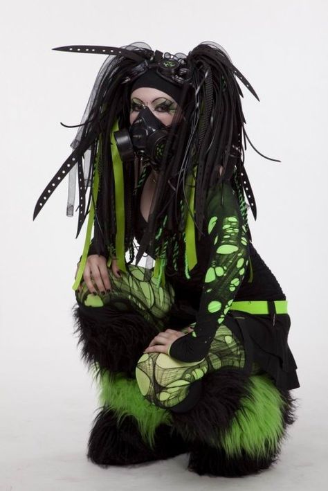 Pong Dance Queen, cyber goth, industrial dance, alternative model Industrial Metal Aesthetic, Cyberpunk Rave Outfit, Dti Outfits Cybergoth, Industrial Outfit, Cyberpunk Goth Aesthetic, Cybergoth Aesthetic Black, Dti Cybergoth Fit, Cybergoth Green Aesthetic, Green Cybergoth