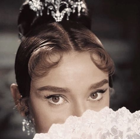 Aubrey Hepburn, Audrey Hepburn Photos, Audrey Hepburn Style, Hepburn Style, Actrices Hollywood, Princess Aesthetic, Old Hollywood Glamour, Hollywood Glamour, Vintage Beauty