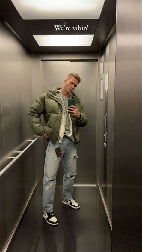 Winter Outfits Men Streetwear, Best Winter Jackets, Outfits Men Streetwear, Trendy Boy Outfits, Street Style Outfits Men, Mens Casual Dress Outfits, Men Streetwear, Mens Outfit Inspiration, Winter Outfits Men