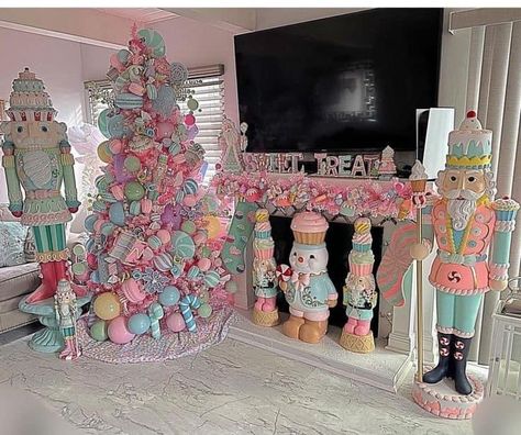 Diy Pastel Nutcracker, Pastel Candyland Christmas Decor, Candyland Theme Christmas, Candyland Christmas Decorations, Pink Christmas Tree Decorations, Sugarplum Christmas, Candy Land Christmas Theme, Pastel Christmas Decor, Glitter Flask