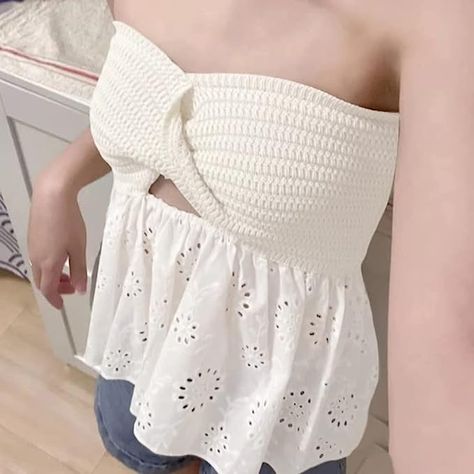 #MISSACTIVER #BandeauTubeTop #TwistKnotDetail #OffShoulder #BacklessTop #CropTank #FashionForward #EmbroideredDetails #VersatileStyle #FlirtyandFeminine #NightOutReady #SummerFashion #StylishTexture #Trendy #FashionStatement Knit Bandeau, Strapless Tank Top, White Tube Top, Street Y2k, White Tube, 2000s Outfits, Y2k Tops, Ruffle Crop Top, Strapless Corset