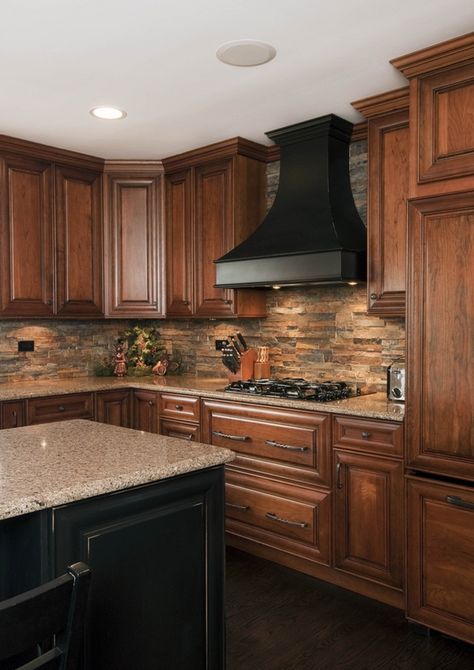 kitchen backspash stone tile backsplash ideas wood cabinets under-cabinet lighting black hood Southwest Kitchen Backsplash, Bulthaup Kitchen, Stone Backsplash Kitchen, Herringbone Backsplash, Stone Backsplash, Backsplash Kitchen, Backsplash Designs, Remodel Kitchen, Kitchen Tile