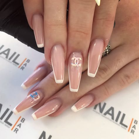 Chanel Acrylic Nails, Chanel Nails Design, Kylie Nails, Chanel Nails, Nails Design With Rhinestones, Simple Acrylic Nails, Work Nails, Glow Nails, Dope Nail Designs