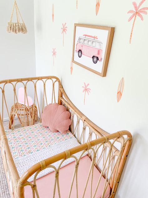 Luna Nursery, Magical Kids Room, Furniture Design Bedroom, Color Schemes Bedroom, Wallpapers Home Decor, Furniture Ideas Bedroom, Home Decorating Styles, Colors Bedroom, Kids Room Interior