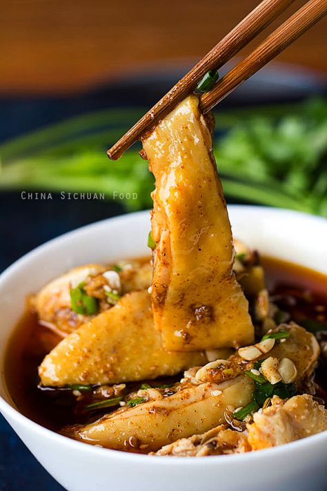 Chinese Oyster Recipes, Mouth Watering Chicken, Saliva Chicken, Szechuan Chicken, Sup Ayam, Sichuan Food, Red Oil, Asian Chicken, Turkey Recipe