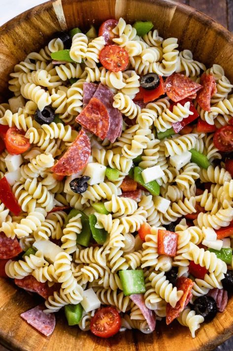 Healthy Italian Pasta Salad, Cold Pasta Salad Recipes Healthy, Easy Cold Pasta Salad Recipes, Italian Pasta Salad Recipes, Healthy Italian Pasta, Cold Chicken Pasta Salad, Carbonara Pasta Creamy, Bbq Pasta Salad, Easy Cold Pasta Salad