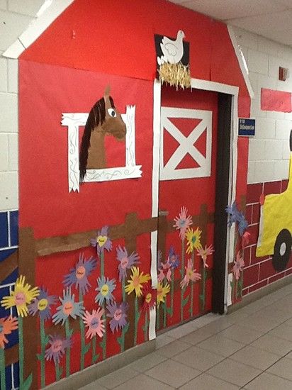 Barnyard Classroom, Animal Themed Classroom, Barnyard Vbs, Farm Classroom Theme, Hallway Decorations, Farm Theme Preschool, Farm Preschool, Story Stone, School Doors