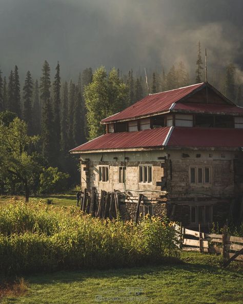 Kashmir House, Kashmir Aesthetic, Pakistan Aesthetic, Neelam Valley, Neelum Valley, South Asian Aesthetic, Azad Kashmir, Indian Subcontinent, Cute Engagement Photos