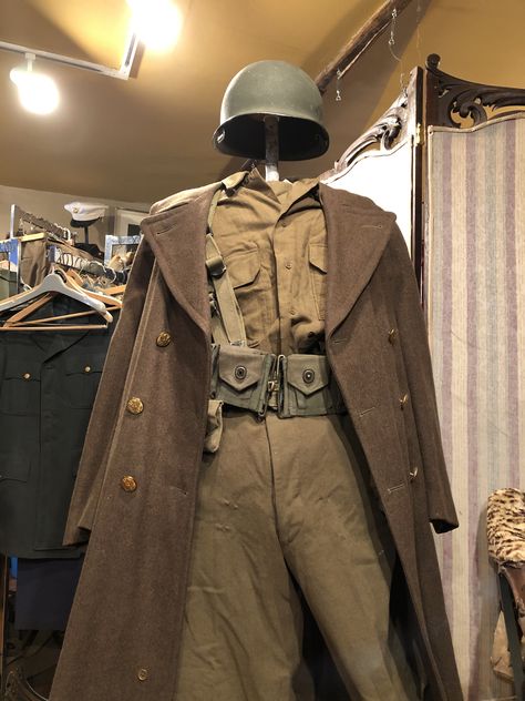 Soldier Outfit Aesthetic, Old Army Uniforms, Historical Military Uniforms, Ww1 Outfits, Militarycore Outfits, Military Vest Outfit, Soldier Clothes, Ww2 Fashion, Soldier Outfit