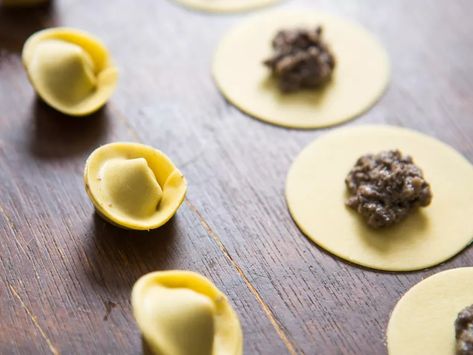 Homemade Mushroom Tortellini Recipe Mushroom Tortellini, Homemade Tortellini, How To Make Ravioli, Fresh Pasta Recipes, Pasta Party, Tortellini Recipes, Pasta Dough, Fettuccine Alfredo, Sauteed Mushrooms