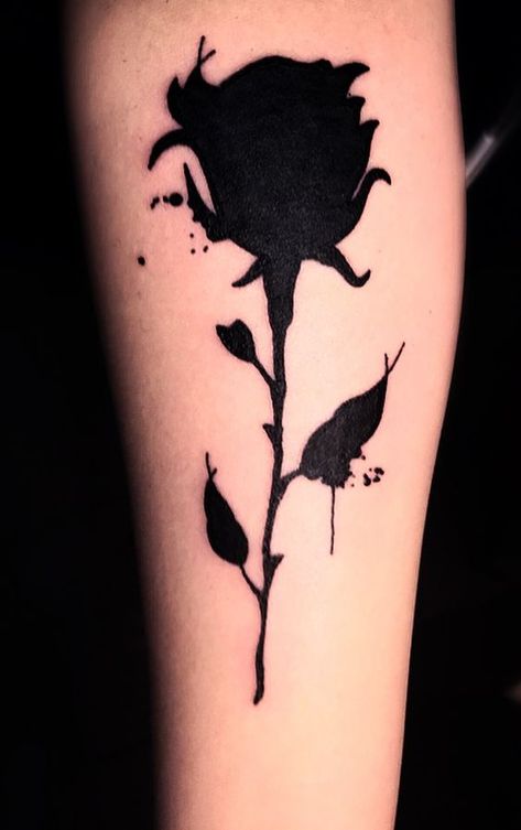 60 Bold Unusual Summer Tattoo Ideas - Blurmark|#tattoo #handtattoo #tattoos #rosetattoo #tattoorose 811 Summer Tattoo Ideas, Black Rose Tattoo, Unusual Tattoo, Rose Tattoos For Women, Small Rose Tattoo, Dragon Tattoo For Women, Black Rose Tattoos, Summer Tattoo, Desenho Tattoo