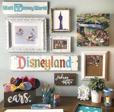 10 Unique Disney Decor Looks That Will Make Your Home Magical - Society19 Meme Disney, Casa Disney, Deco Disney, Disney Room, Kid Decor, Disney Room Decor, Disney Bedrooms, Tema Disney, Disney Rooms