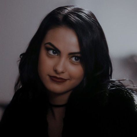 Veronica Lodge Aesthetic, Archie Comics Veronica, Camila Mendes Veronica Lodge, Riverdale Veronica, Camilla Mendes, Riverdale Cole Sprouse, Cami Mendes, Riverdale Aesthetic, Veronica Lodge