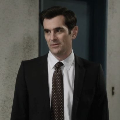 Phil Modern Family, Modern Family Season 1, Fine Celebrities, Modern Family Phil, Ty Burrell, Phil Dunphy, Hot Actors, Modern Office, Modern Family