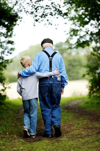 A happy joyful life Foto Art, Grandma And Grandpa, Jolie Photo, The Grass, All You Need Is Love, Growing Old, I Smile, Country Life, In The Woods