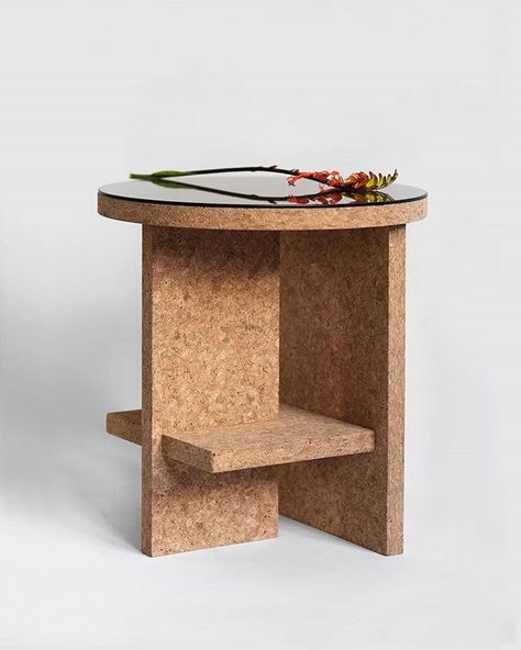 Cork flat pack table by @matteo.fogale Follow @platform____ for daily design content and Inspiration Moving To Italy, London Design Festival, Creative Furniture, Milan Design Week, London Design, Bespoke Furniture, Table Design, Table Furniture, Contemporary Design