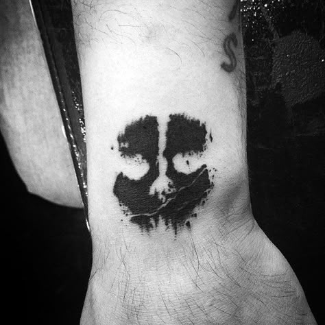 Call Of Duty Tattoo Ideas, Call Of Duty Tattoo, Ghost Tattoo Ideas, Tattoo Leggings, Game Tattoo, Video Game Tattoos, Cod Ghost, Ghost Tattoo, Theme Tattoo