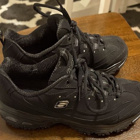 Women’s sketchers size 8 black Sketchers Shoes For Women, Shoes Aesthetic Black, Sketchers Shoes, Shoes Aesthetic, Spring Ideas, Size 8 Women, Aesthetic Black, Skechers Shoes, Black Aesthetic