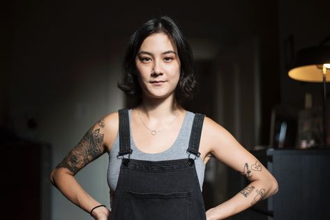 Michelle Zauner 😍 Michelle Zauner, Breakfast Pictures, Model Minority, Japanese Breakfast, Lesbian Outfits, Breakfast Photo, Female Founders, Fender American, Post Punk