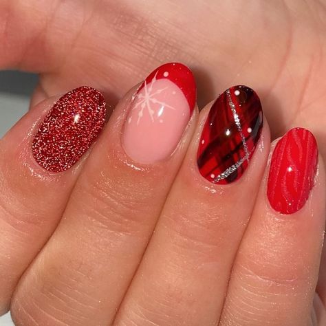 Tartan and sparkles ❤️🎅🏻✨ @oilsbyabi Candy Cane #TheSalonMagUK #nailinspo #sunderlandnails #autumnnails #sunderlandnailtechnician… | Instagram Tartan Nails, Red Christmas Nail, Short Christmas Nails, Christmas Nail Ideas, Pedicure Manicure, Tartan Christmas, Seasonal Nails, Nail Files, Red Tartan