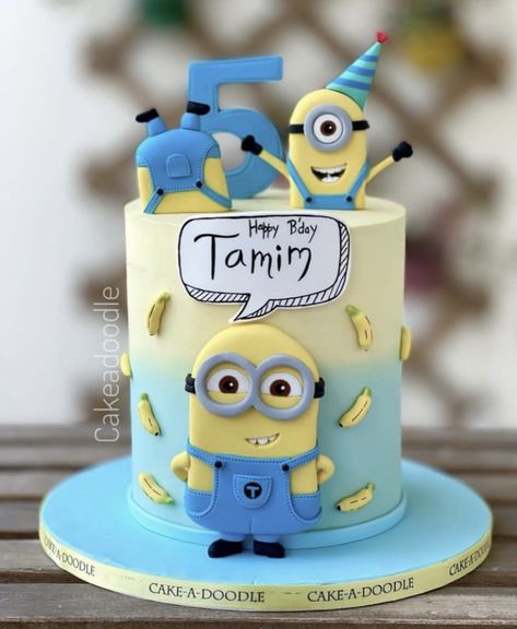 Minions Cake Ideas, Minion Cake Design, Fondant Minions, Marvel Birthday Cake, Doodle Cake, Minions Cake, Minion Birthday Cake, Minions Birthday, Cars Birthday Cake