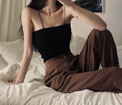 Ulzzang Girl Style, Ulzzang Girl Outfit, Kpop Soloist, Female Pants, Mode Ulzzang, Korean Outfit Street Styles, Slim Girl, Korean Girl Fashion, Ulzzang Fashion