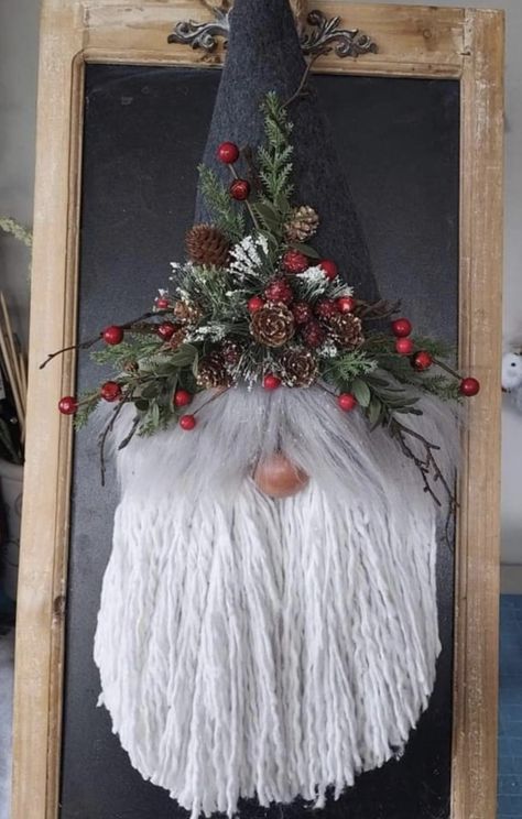 Christmas Gnome For Door, Christmas Gnome Wreath, Winter Gnome Wreath Diy, Gnome Wreath, Xmas Gnome Wreaths, Nome Christmas Wreath, Winter Gnome Wreath, Festa Rock Roll, Christmas Knomes