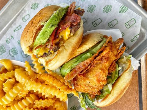 Popular burger chain Shake Shack has utilized both flavors and created a new Avocado and Bacon menu that officially hit stores nationwide. This new menu features an Avocado Bacon Burger and an Avocado Bacon Chicken Sandwich. The burger will feature freshly sliced avocado, Niman Ranch applewood-smoked bacon, cheese, and ShackSauce. The sandwich boasts a crispy chicken breast served with freshly sliced avocado, Niman Ranch applewood-smoked bacon, lettuce, pickles, and buttermilk herb mayo. Crispy Chicken Breast, Avocado Burger, Bacon Avocado, Bacon Sandwich, Avocado Fries, Fast Food Items, Bacon Burger, Shake Shack, Chicken Avocado