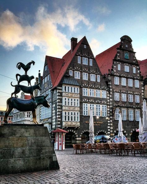 German Cities, New Orleans City, German Architecture, Bremen Germany, Europe Winter, Bronze Statue, City Aesthetic, Travel Life, Grimm