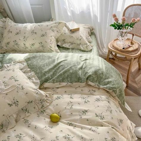 Deco Studio, Floral Bedding, Redecorate Bedroom, Cozy Room Decor, Dreamy Room, Dream Room Inspiration, Room Makeover Inspiration, Cute Room Decor, Cotton Duvet Cover