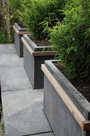 Creative Garden Decor, Diy Daybed, Concrete Garden, Concrete Planters, Garden Boxes, Concrete Diy, Raised Garden, Front Garden, Garden Planters