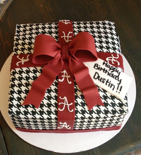 I have a lot of friends that would love this cake! Alabama Birthday Cakes, Alabama Cake, Alabama Cakes, Alabama Football Roll Tide, Alabama Roll Tide, A Birthday Cake, Sweet Home Alabama, Alabama Football, University Of Alabama