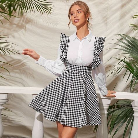 Classy Dress Outfits, Classy Work Outfits, Classy Casual Outfits, Stylish Dresses For Girls, Suspender Dress, Modest Fashion Outfits, Gingham Print, Mode Inspiration, Classy Dress