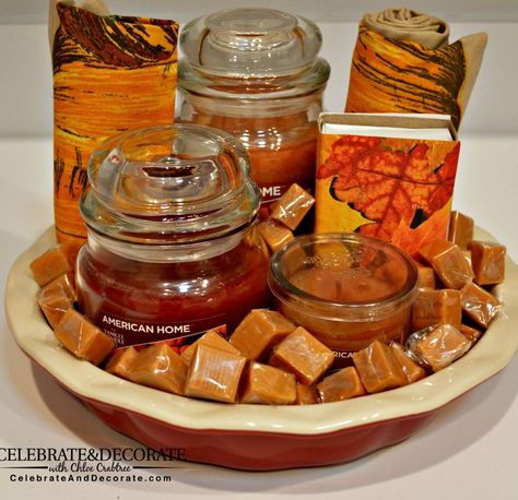 How to Create an Autumn Hostess Gift Basket #engagement #gifts #engagementgifts Learn how to create this easy and affordable hostess gift basket. Perfect for autumn parties or Thanksgiving day! Hostess Gift Basket, Fundraiser Baskets, Prize Ideas, Fall Gift Baskets, Auction Basket, Halloween Gift Baskets, Raffle Basket, Auction Baskets, Secret Pal