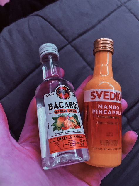 mini bacardi svedka bottles 21 vodka rum mango pineapple chill and serve 30 proof 70 prof Acholol Bottles, Mini Vodka Bottles, Rum Aesthetic, Ciroc Pineapple, Homemade Protein Powder, Mini Alcohol Bottles, Pretty Alcoholic Drinks, Mini Liquor Bottles, Bacardi Rum