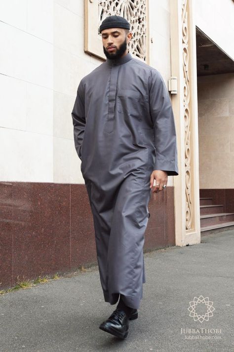 Jubba thobe | Islamic Clothing for Men Modest Men Outfit, Thobes Men Aesthetic, Islamic Mens Wear, Musulman Boy, Islamic Wear For Men, Men Islamic Fashion, Islam Clothes, Muslim Clothes, Muslim Men Outfit