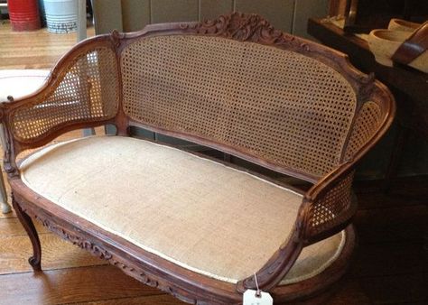 Eye For Design: Decorating With French Cane Settees Burlap Upholstery, French Provincial Decor, Country Style Dining Room, Vintage Shabby Chic Decor, Cane Sofa, Rustic Furniture Diy, Cane Furniture, Wedding Furniture, Country Furniture