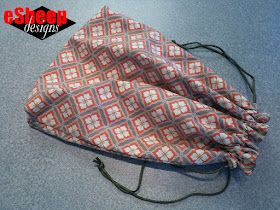 Laundry Bags Diy, Sew A Drawstring Bag, Diy Pouch Bag, Bindle Bag, Drawstring Bag Tutorial, Drawstring Bag Diy, Oil Cloth Bags, Drawstring Bag Tutorials, Marble Bag