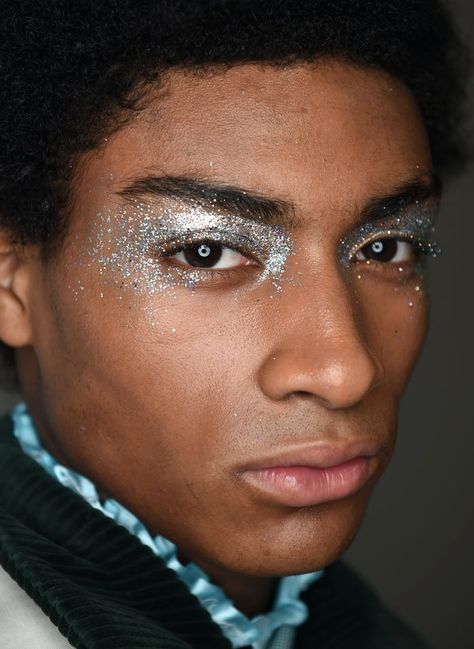 Male Glitter Makeup, Bowie Inspired Makeup, David Bowie Inspired Makeup, David Bowie Makeup Inspiration, David Bowie Makeup, Celestial Makeup, Cabaret Makeup, Glam Rock Makeup, Music Video Makeup