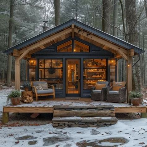 Black Cabins, Farmhouse Build, Modern Cabins, Cottage Tiny House, Cabin Designs, Cabin Tiny House, Glamping Resorts, Garden Courtyard, Barn Garage