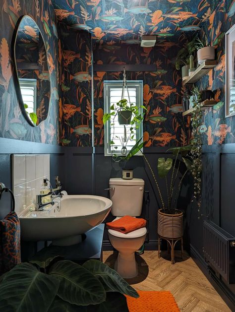 Jungle Bathroom, Small Downstairs Toilet, Cloakroom Toilet, Toilet Room Decor, Small Toilet Room, Downstairs Loo, Deco Bathroom, Downstairs Toilet, Toilet Room