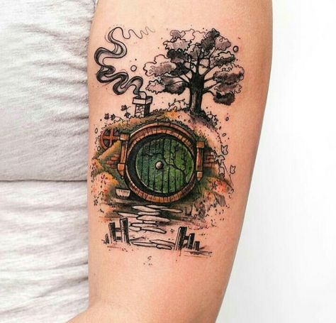 Lotr Sleeve, Lotr Tattoo Ideas, Hobbit Tattoo, Tattoo Bicep, Tolkien Tattoo, Lotr Tattoo, Lord Of The Rings Tattoo, Casa Hobbit, Rings Tattoo