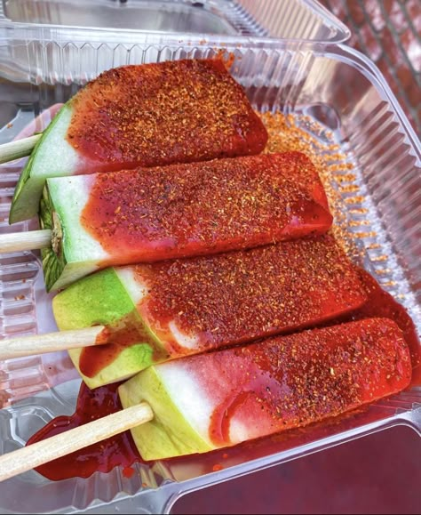 Watermelon Tajin, Mexican Snack Foods, Mexican Snacks, Junk Food Snacks, Food Babe, Food Therapy, Mexican Food Recipes Easy, Yummy Comfort Food, Sweet Snacks Recipes