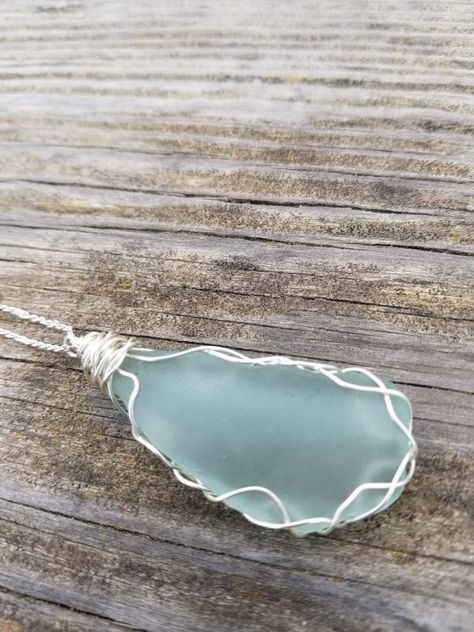 Sea Glass Necklace Wire Wrapped, Seaglass Necklace Diy, Seaglass Jewelry Diy, Wire Wrapped Sea Glass Jewelry, Sea Glass Jewelry Diy, Sea Glass Crafts Jewellery, Wire Jewelry Patterns, Elizabeth Jewelry, Cleaning Silver Jewelry