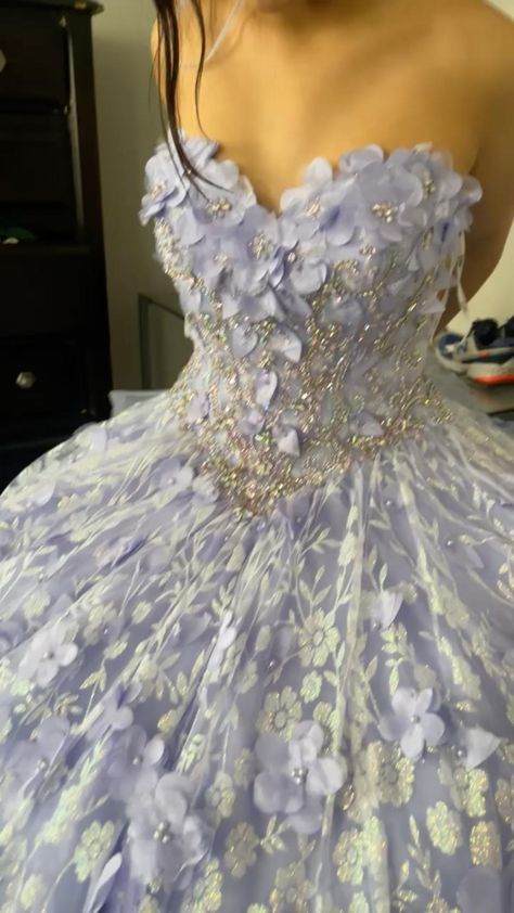 Vestido morado quinceañera purple quince dress lilac quinceañera dress Quinceañera Purple, Purple Quince Dress, Lilac Quinceanera Dresses, Purple Quince, Dress Lilac, Quince Dress, Quince Dresses, Lilac Dress, Quinceanera Dresses