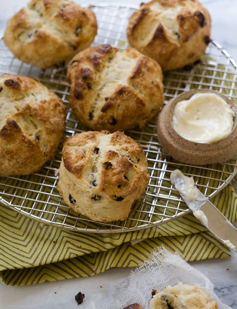 Irish Soda Bread Scones with Salty Whiskey Butter // www.acozykitchen.com Soda Bread Scones, Whiskey Butter, Breakfast Scones, Irish Soda, Irish Soda Bread, Soda Bread, Irish Recipes, Cozy Kitchen, Just Cooking