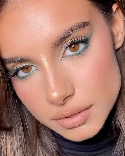 Green Eyeliner Hooded Eyes, Green Waterline Makeup Brown Eyes, Eyeliner Looks For Green Eyes, Green Make Up Looks Brown Eyes, Green Make Up Eyes, Makeup Looks With Green, Green Eyeliner Brown Eyes, Dark Green Eyeliner, Green Graphic Eyeliner